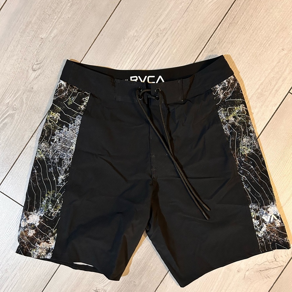 RVCA Men's Black and Patterned Board Shorts